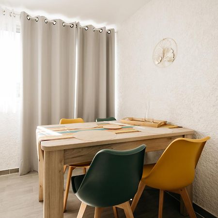 Cosy T1, A 10 Minutes A Pieds Des Plages Frejus Exterior photo